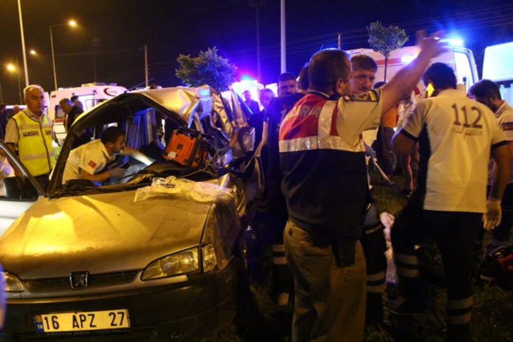 Samsun'un Çarşamba ilçesinde feci kaza: Aynı aileden 5 kişi öldü