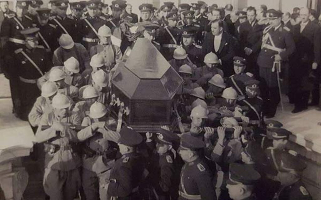 Atatürk'ün cenaze töreninden görmediğiniz fotoğraflar