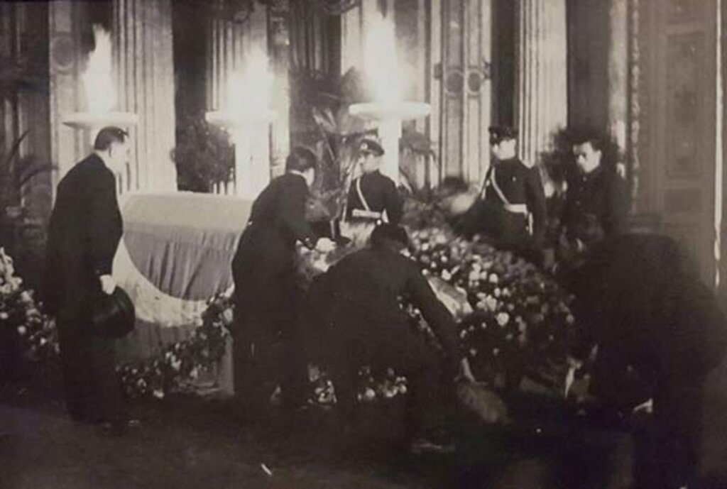 Atatürk'ün cenaze töreninden görmediğiniz fotoğraflar