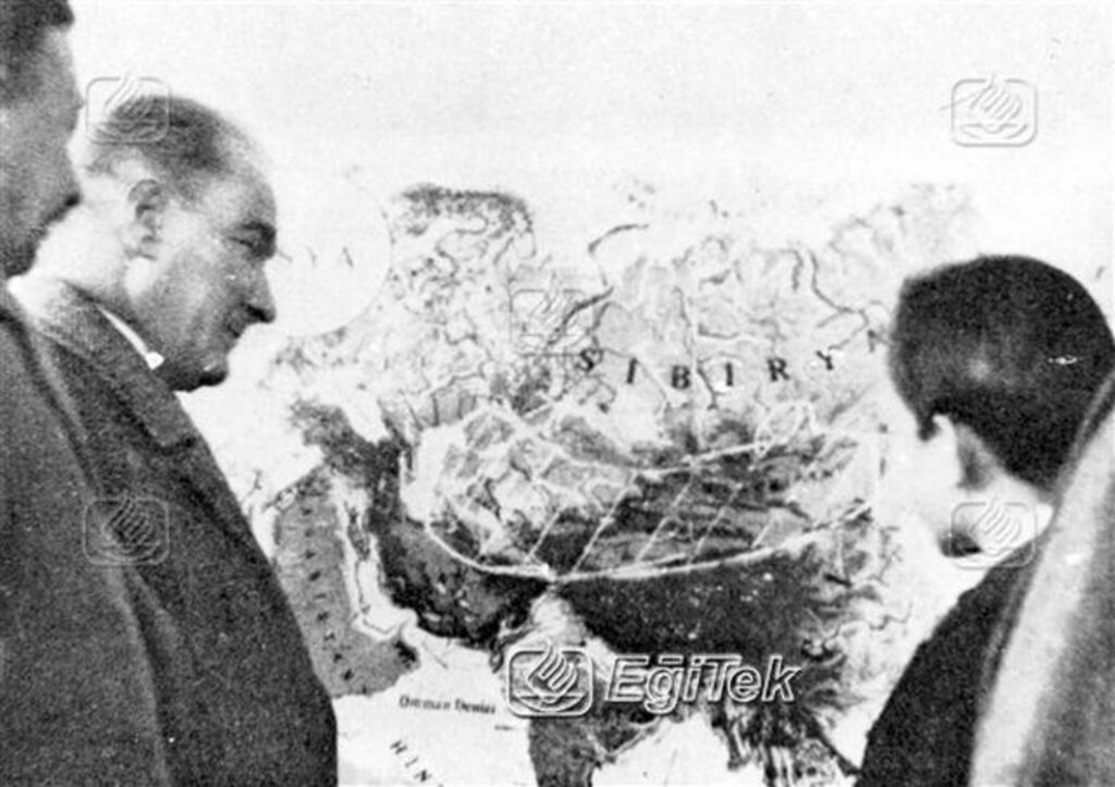 Samsun'da Cumhuriyet Bayramı'nın 10'uncu Yıl Kutlamaları eski fotoğraflar