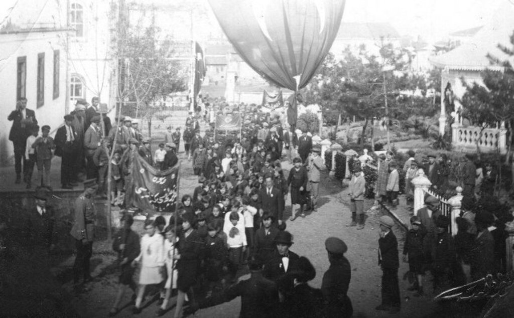 Samsun'da Cumhuriyet Bayramı'nın 10'uncu Yıl Kutlamaları eski fotoğraflar