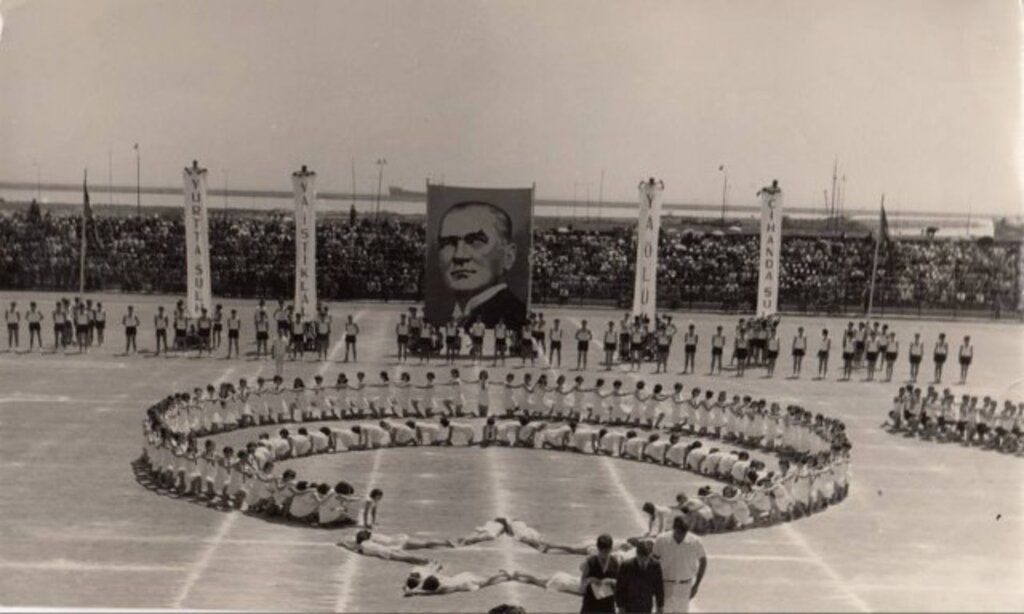 Samsun'da Cumhuriyet Bayramı'nın 10'uncu Yıl Kutlamaları eski fotoğraflar