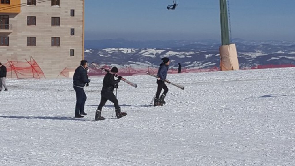 Ladik Akdağ Kayak Merkezi karne tatili sonrası tıklım tıklım doldu