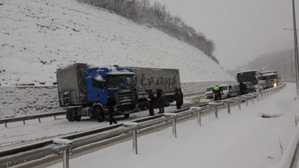 Samsun'da karın üzerine Zeytin Dalı yazıldı! Samsun'dan kar fotoğrafları