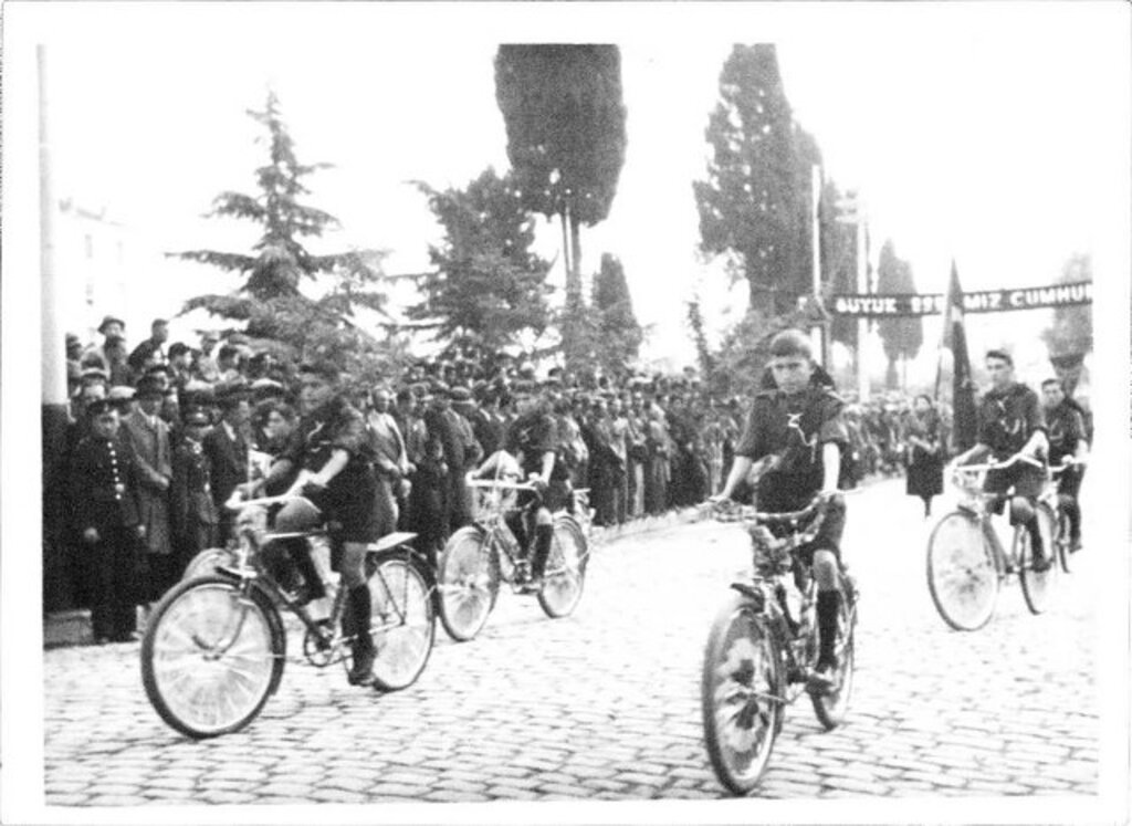 Samsun'da 80 yıl önce Cumhuriyetin 15'inci yılı kutlamaları