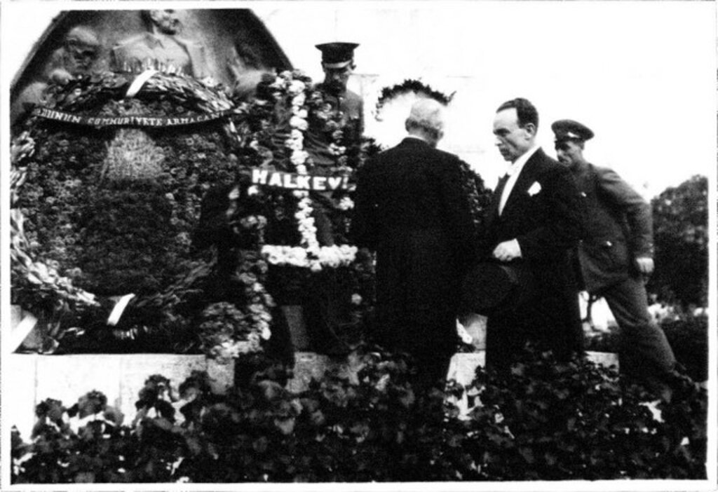 Samsun'da 80 yıl önce Cumhuriyetin 15'inci yılı kutlamaları