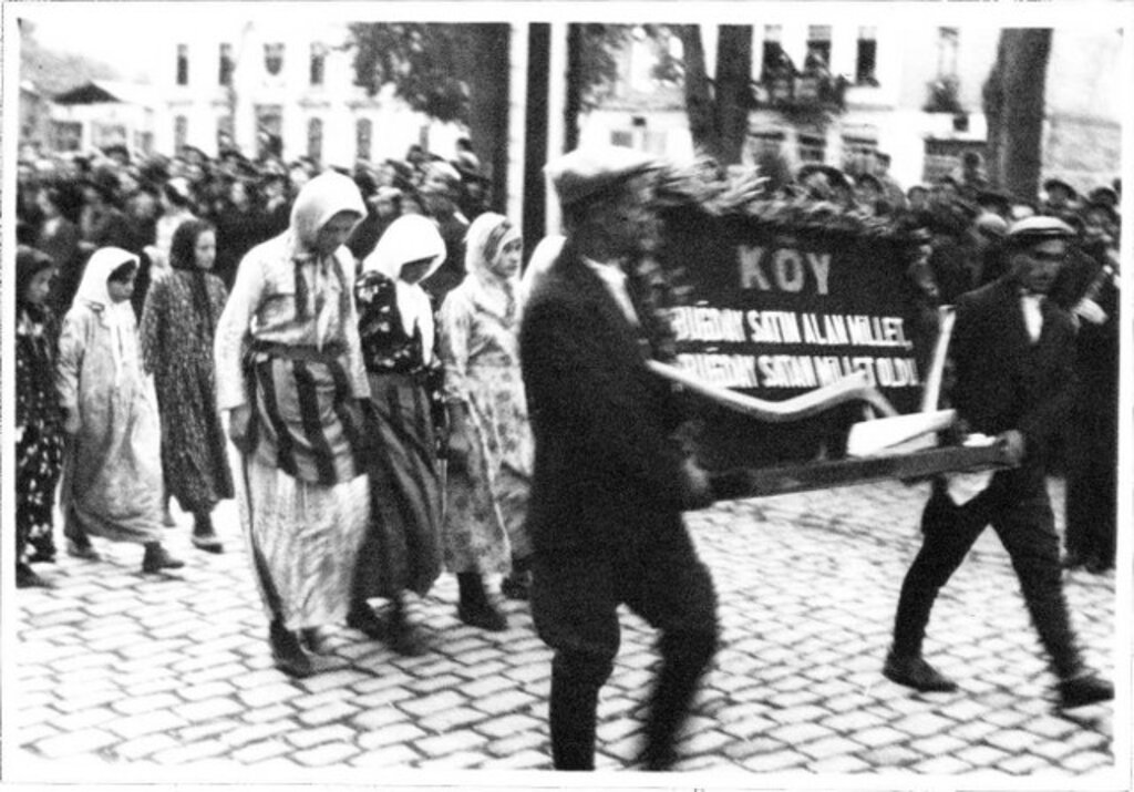 Samsun'da 80 yıl önce Cumhuriyetin 15'inci yılı kutlamaları