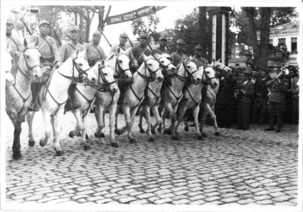 Samsun'da 80 yıl önce Cumhuriyetin 15'inci yılı kutlamaları