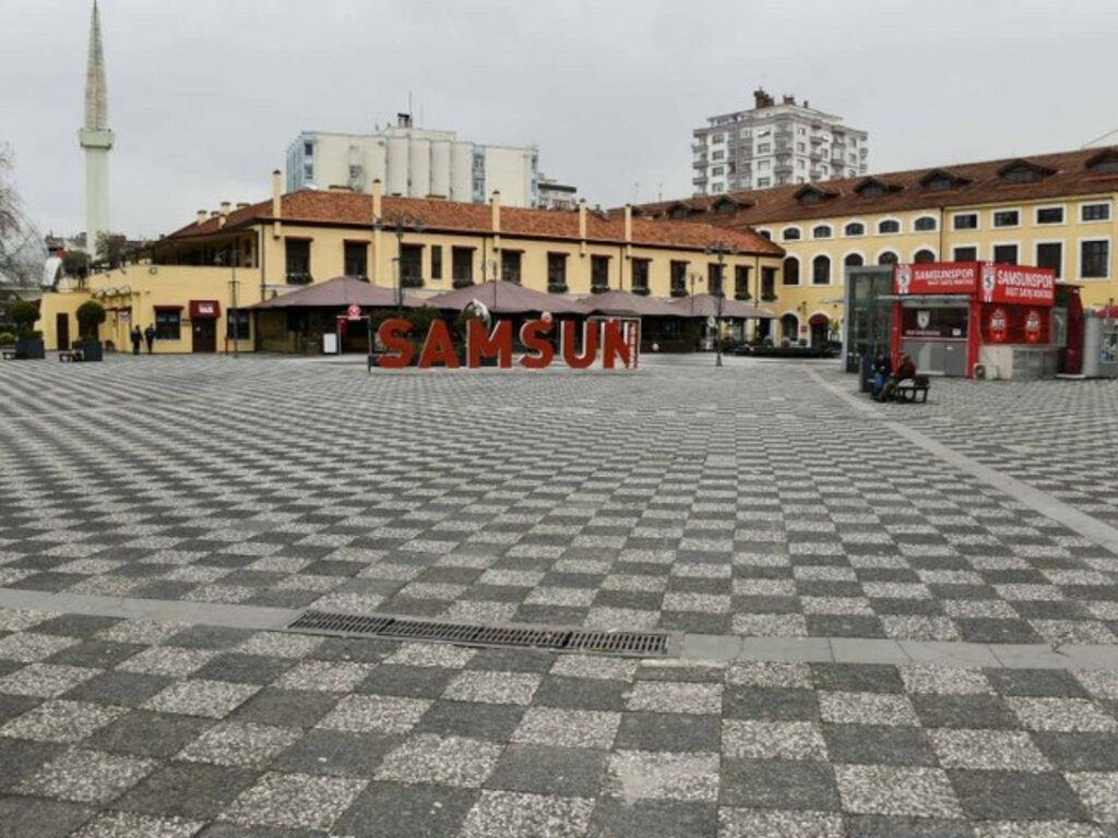 Samsun sokakları Pazar günü Korona Virüs nedeniyle boş kaldı