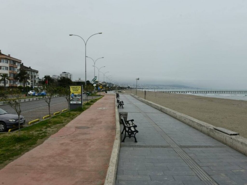 Samsun sokakları Pazar günü Korona Virüs nedeniyle boş kaldı
