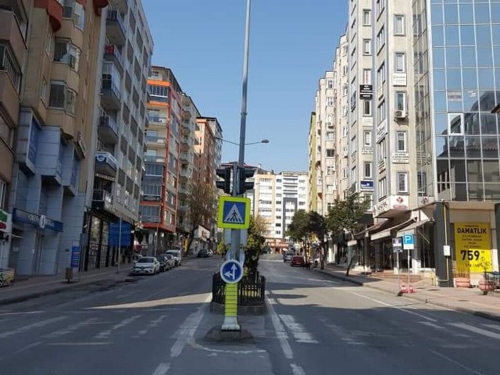 Samsun'da sokağa çıkma yasağı sonrası her yer ıssız kaldı