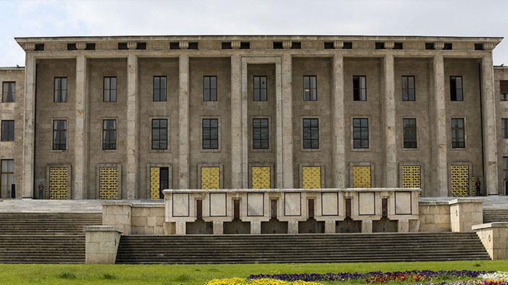 Yeni dokunulmazlık dosyaları mecliste 