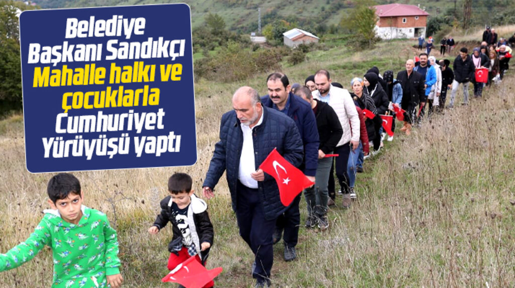 Canik Belediye Başkanı Sandıkçı mahalle sakinleri ile Cumhuriyet Yürüyüşü yaptı