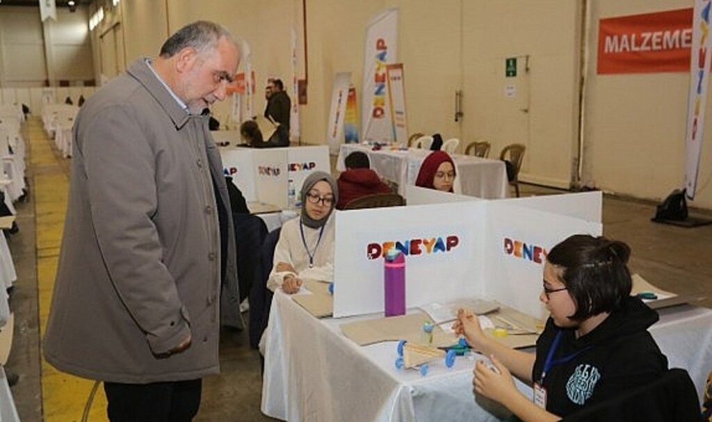 Samsun Canik Belediyesi geleceğin bilim insanlarını yetiştiriyor