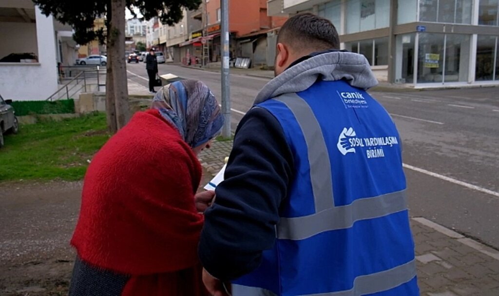 Samsun'da Canik Belediyesi ihtiyaç sahiplerine destek çıkıyor