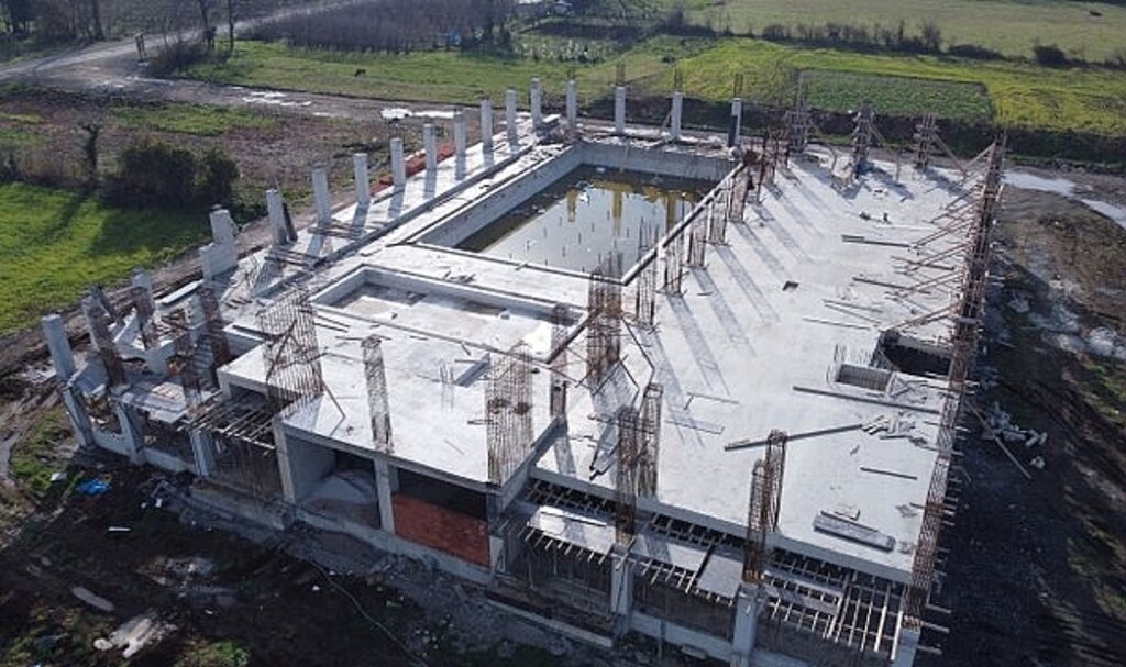 Samsun'da Tekkeköy Belediyesi kapalı yüzme havuzu çalışmaları hızla devam ediyor