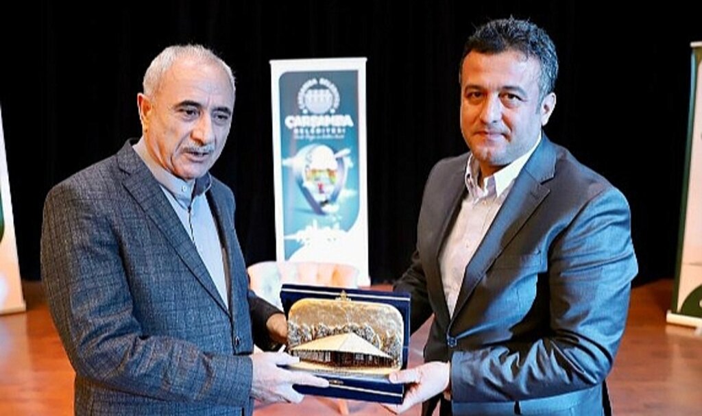 Yazar Nurallah Genç, Çarşamba ilçesinde sevenleri ile buluştu