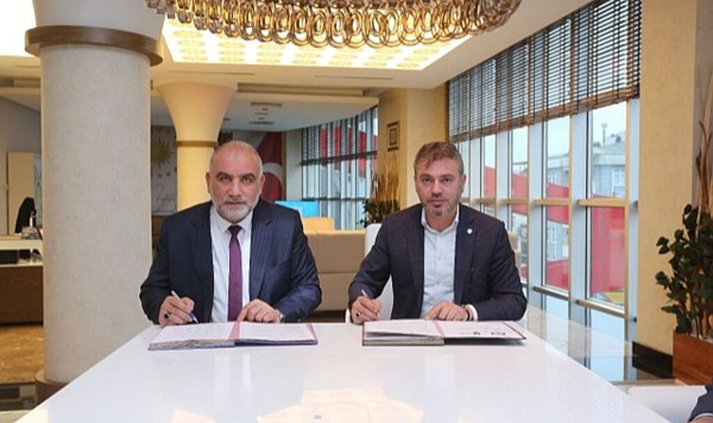 Samsun'un Canik Belediyesi ilçe halkını şiirle buluşturuyor