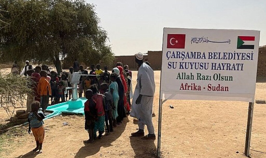Samsun Çarşamba Belediyesi Sudan'da da su kuyusu açtırdı