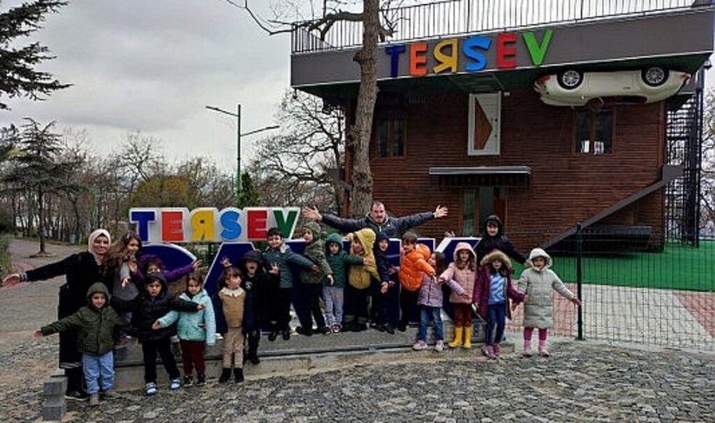 Samsun'da Canik Belediyesi tarafından ilçeye kazandırılan ters ev büyük ilgi görüyor