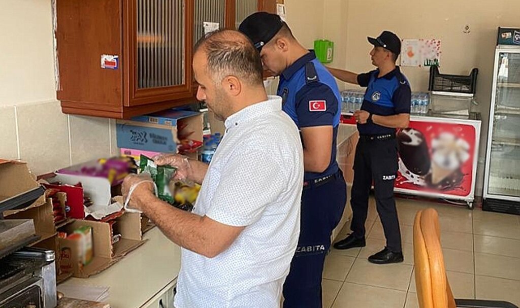 Terme Belediyesi Zabıta ekipleri okulların kantinlerini denetledi