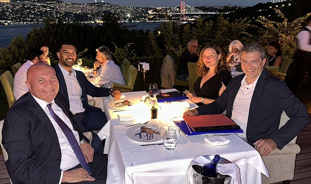 Tutuklandı denilmişti! Damien Comolli İstanbul'da o kulüp başkanı ile görüntülendi 