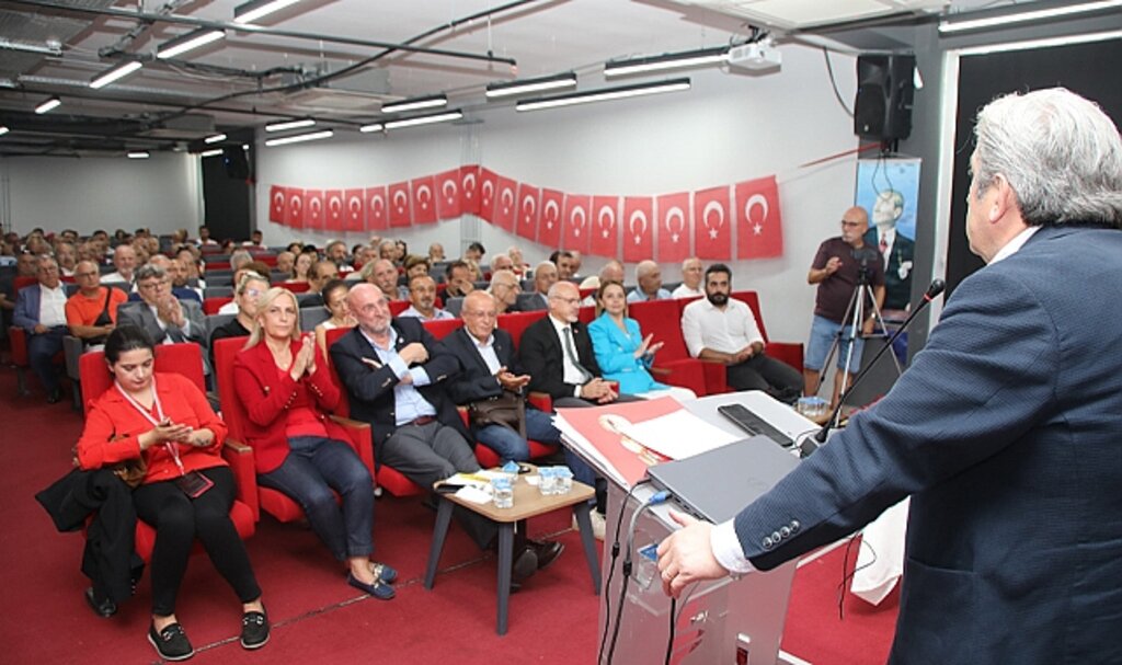 Samsun'da CHP Türkiye Yüzyılı Maarif Modelini tartıştı