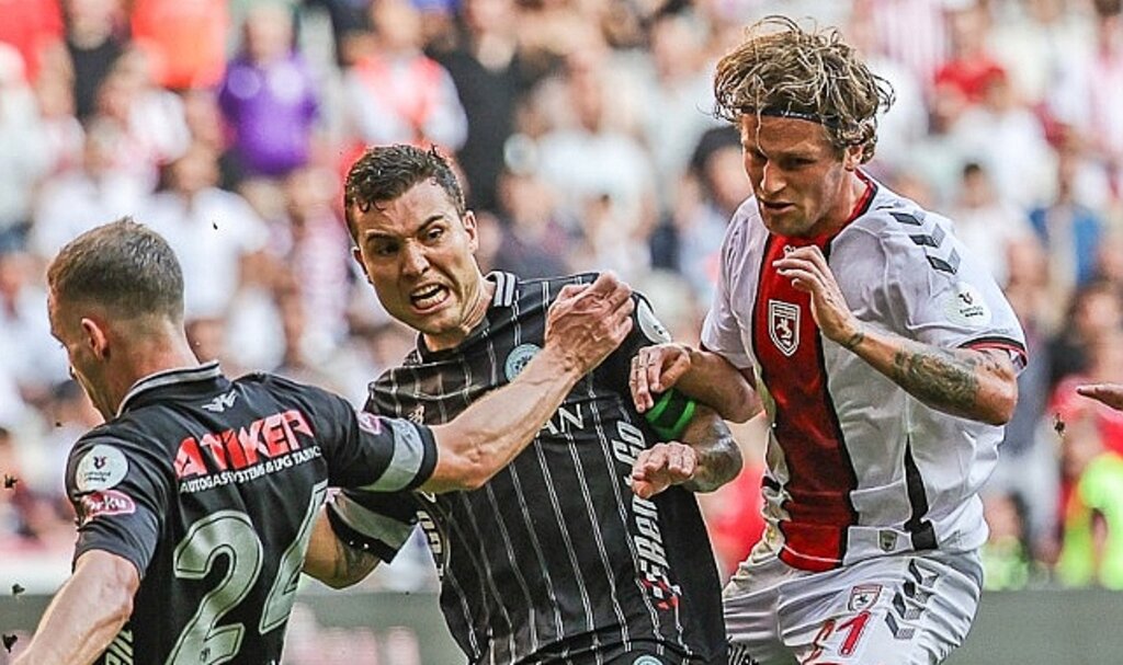 Samsunspor'dan Konya maçı sonrası hakem açıklaması! Penaltıyı vermedi