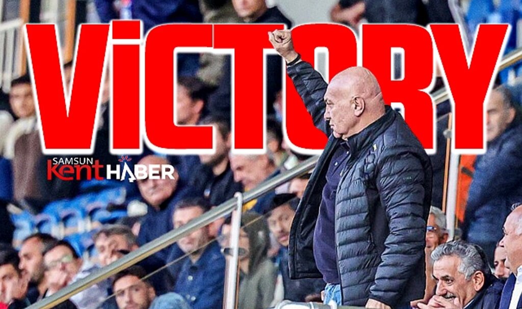 Yüksel Yıldırım Samsunspor'un 4-1'lik Kasımpaşa galibiyeti sonrası zafer pozu verdi