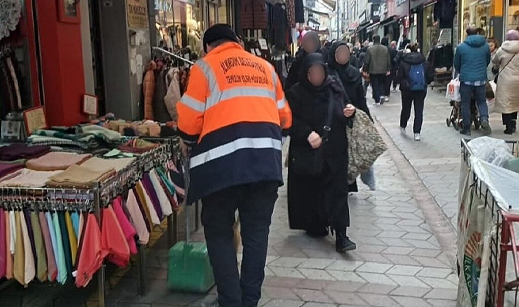 Samsun'da İlkadım ilçesini belediye ekipleri düzenli temizliyor