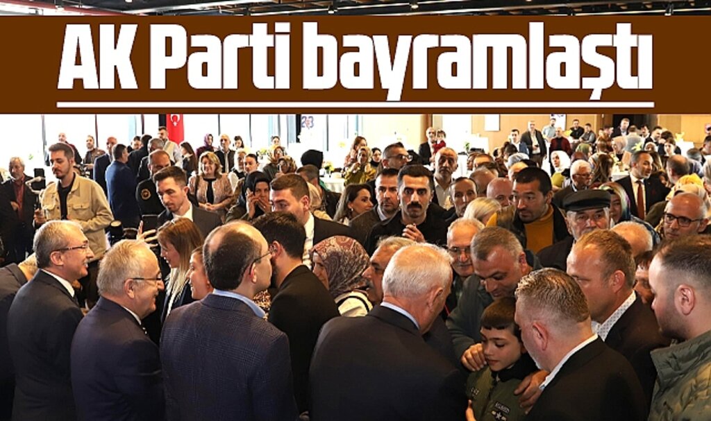 Samsun'da AK Parti İl Başkanlığı Ramazan Bayramı bayramlaşma töreni düzenledi 