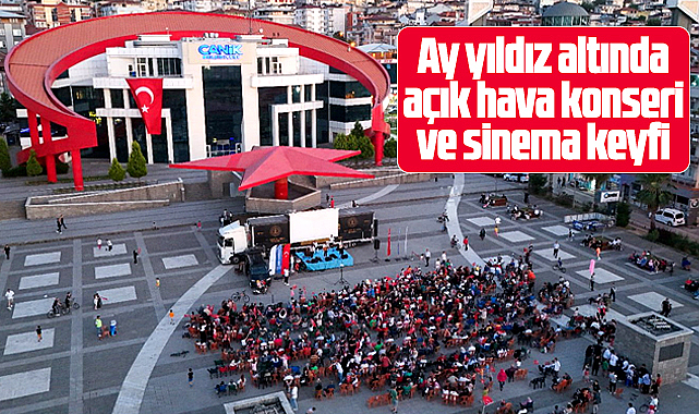 Samsun'da Canik Belediyesi açık hava konseri ve sinema gecesi düzenledi