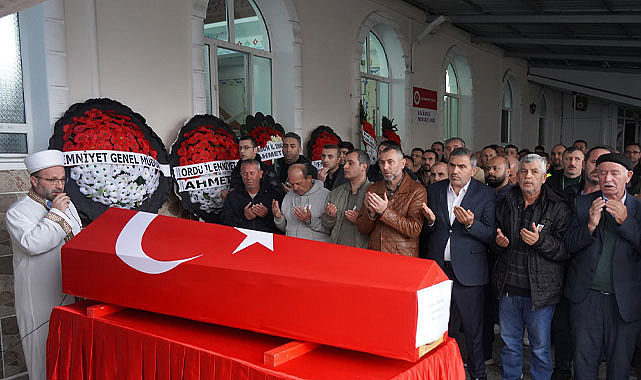 Samsun'da trafik polisi Tuncay Ebrinç'in cenazesi toprağa verildi