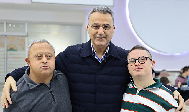 İhsan Kurnaz, down sendromlu çocuklar ve aileleri ile biraraya geldi