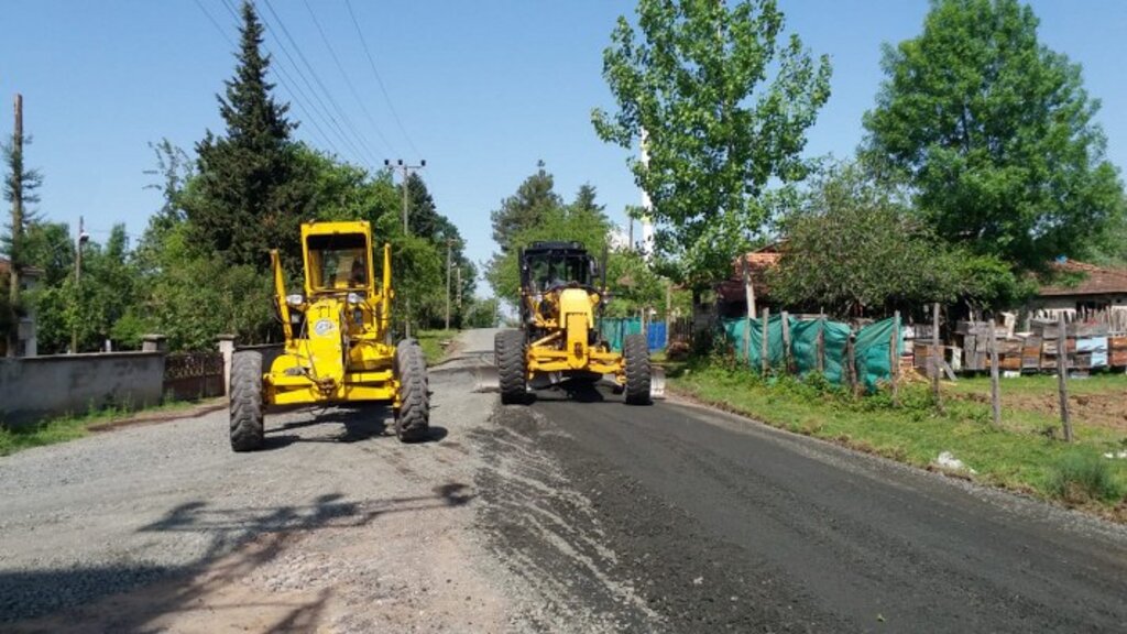 Samsun Büyükşehir Belediyesi 17 ilçede yol çalışması yapıyor