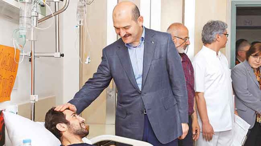 İçişleri Bakanı Soylu'dan Gazilere anlamlı ziyaret
