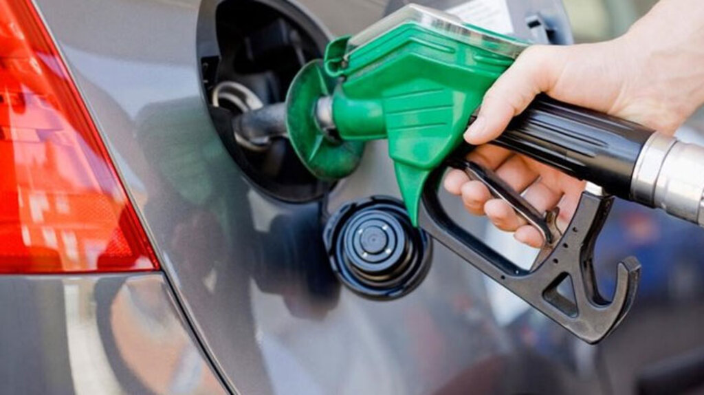 Benzine bu gece yarısı 9 ile 11 kuruş arası zam geliyor