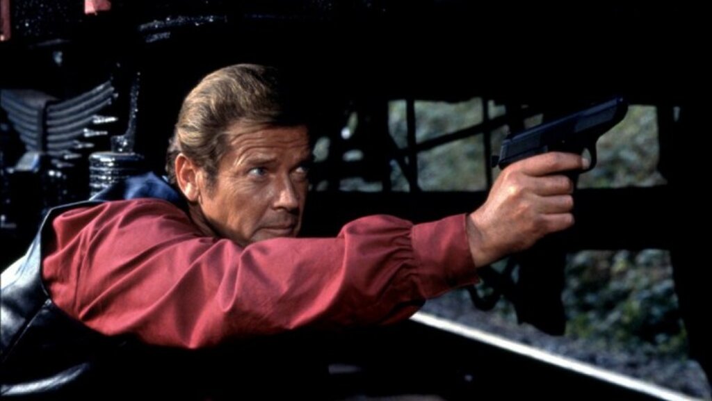 James Bond filmleri ile ünlenen Roger Moore kansere yenik düştü