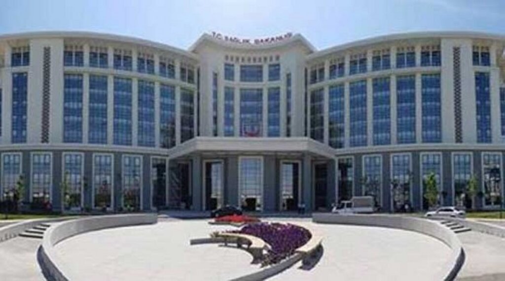 Sağlık Bakanlığı Almanya'da üç özel hastanenin alımıyla ilgili açıklamalarda bulundu