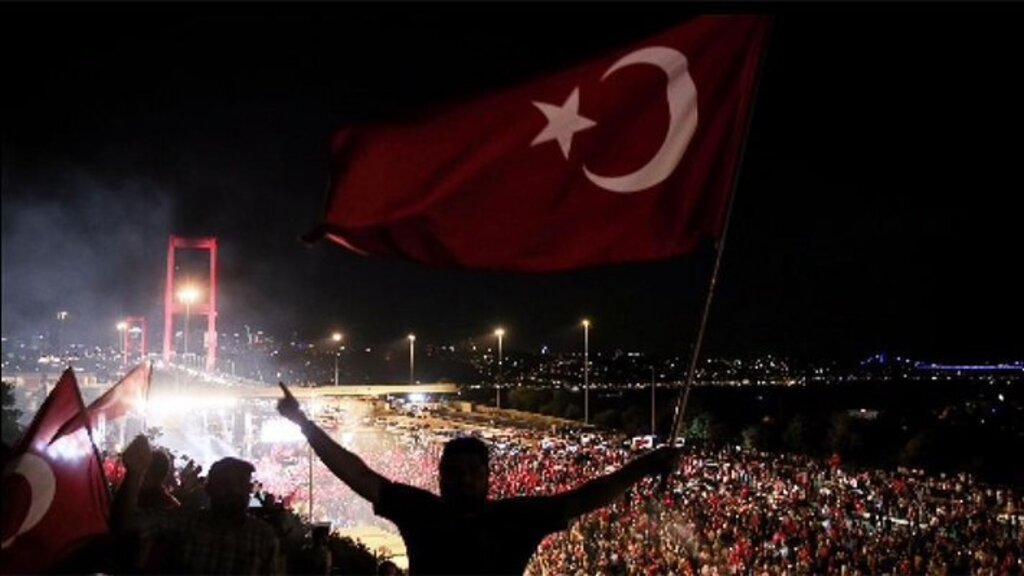 Darbe'nin arkasında FETÖ'nün olduğu raporla kesinleşti