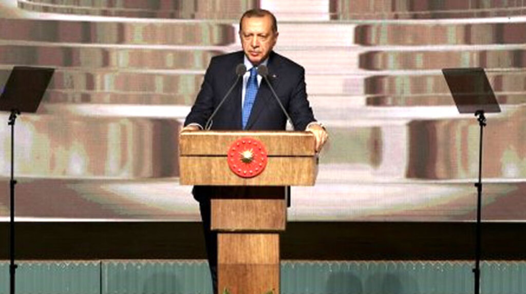 Erdoğan'dan üniversitelilere kredi burs müjdesi! Burs miktarını yükselttik