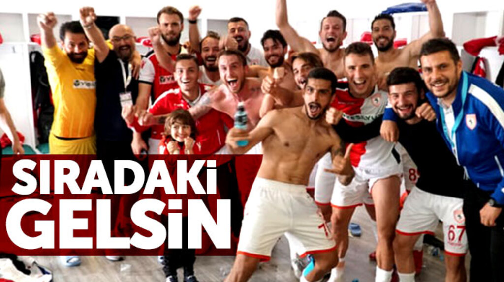 Yılport Samsunsporlu futbolcular Bodrumspor galibiyetini zafer pozu ile kutladı