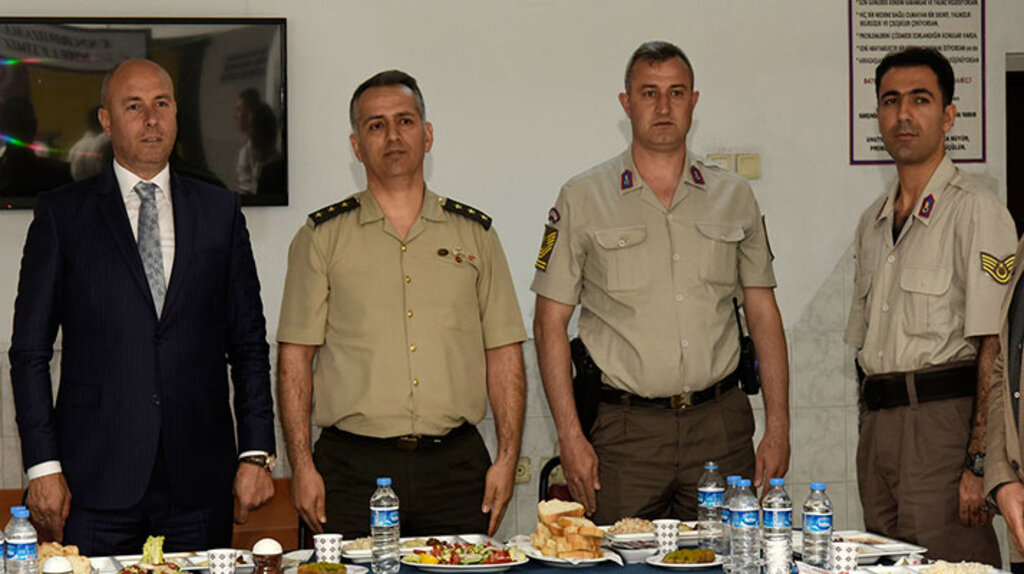 Hasan Togar Tekkeköy Jandarma Komutanlığının iftar sofrasına konuk oldu