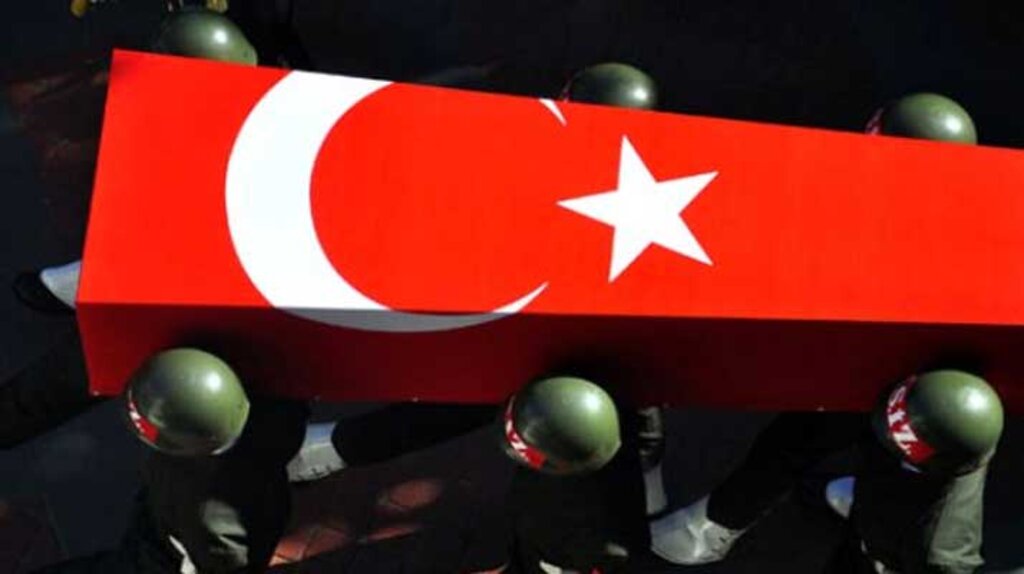 Çukurca'da askeri konvoya roketatarlı saldırı: 1 şehit, 6 yaralı