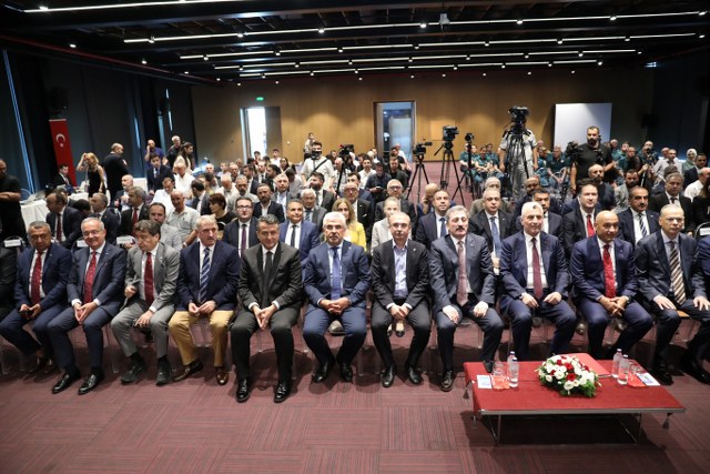 Samsun'a gelen Ticaret Bakanı Bolat, Temmuz ayında ihracat rekoru kırıldığını açıkladı