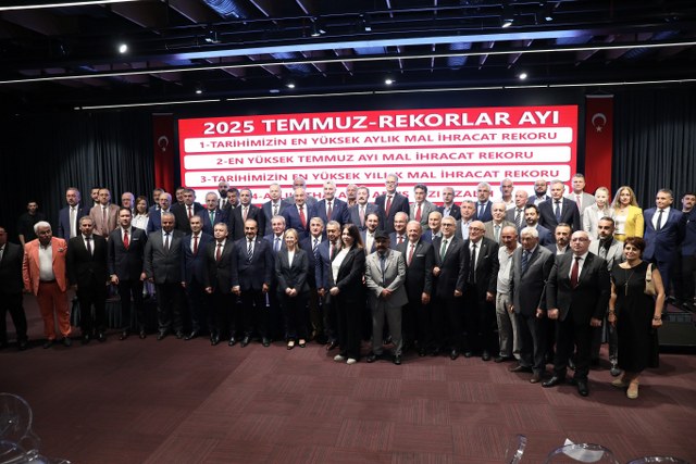 Samsun'a gelen Ticaret Bakanı Bolat, Temmuz ayında ihracat rekoru kırıldığını açıkladı
